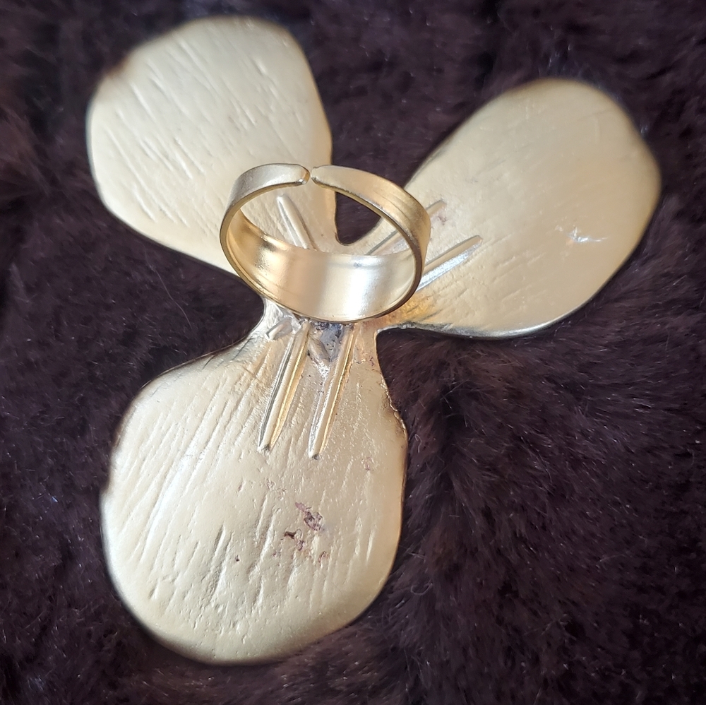 Nwot Gold Statement Ring, Adjustable Size - image 4